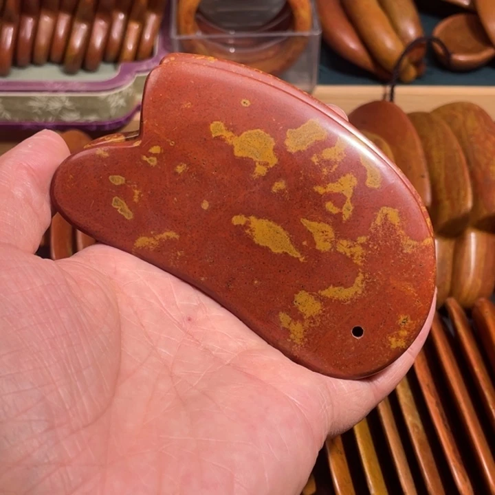 红砭石精品花纹款刮痧板
