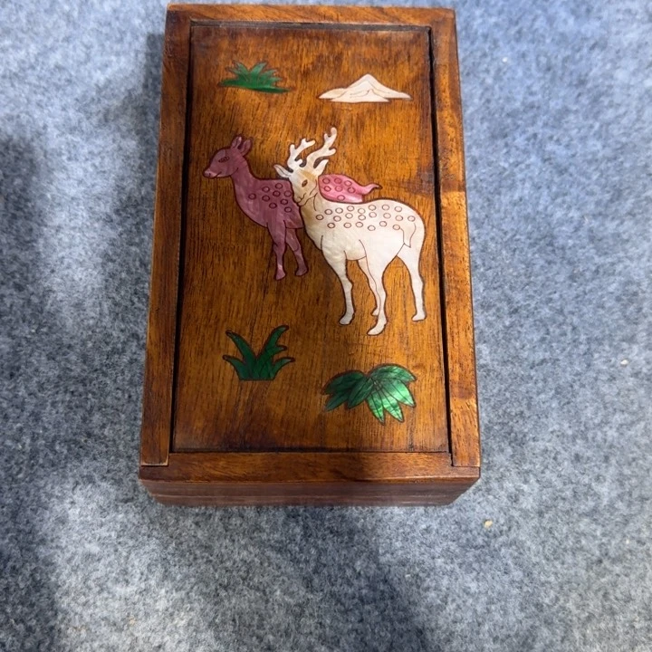 贡木机关盒的的的的