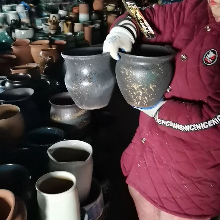 红陶瑕疵两盆子。。