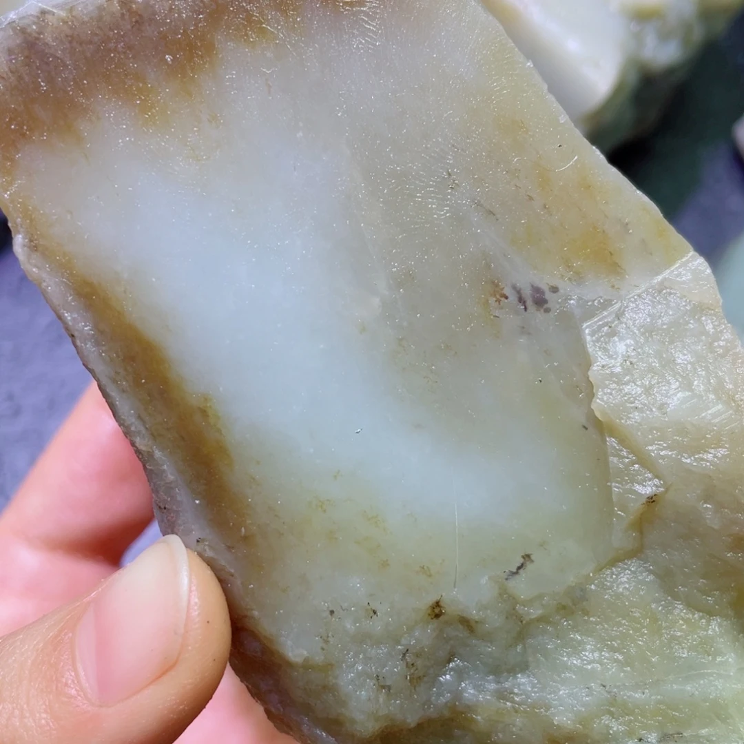 和田玉未镶嵌珠宝半成品