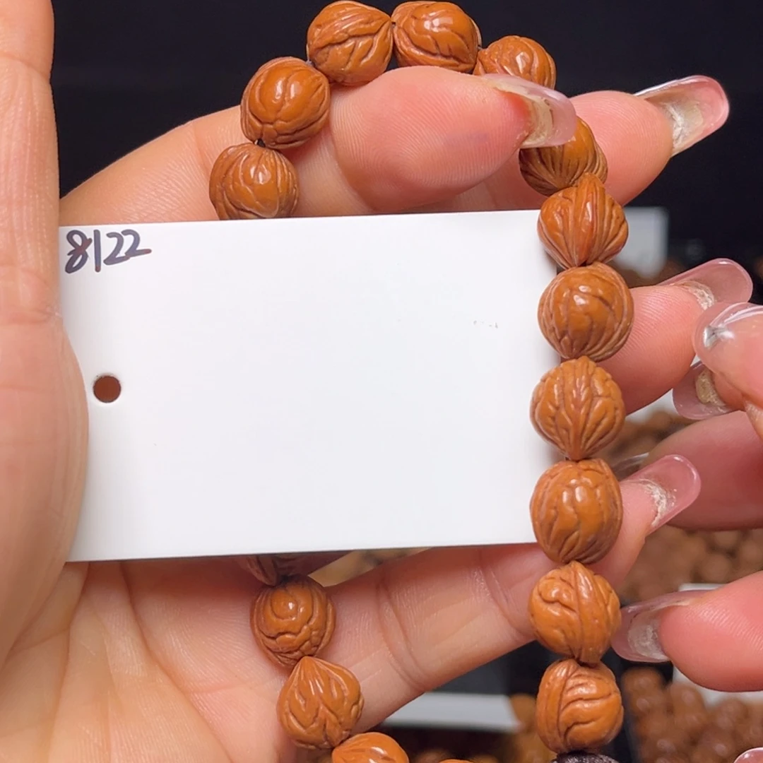 g***爱手串桃核小龙纹10左右成品