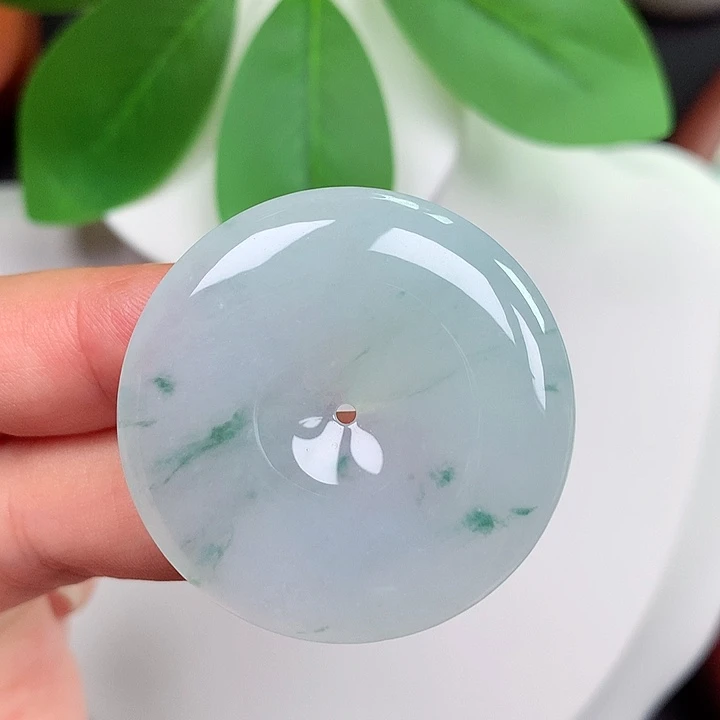 颈饰未镶嵌翡翠平安扣 35.7x5.9mm