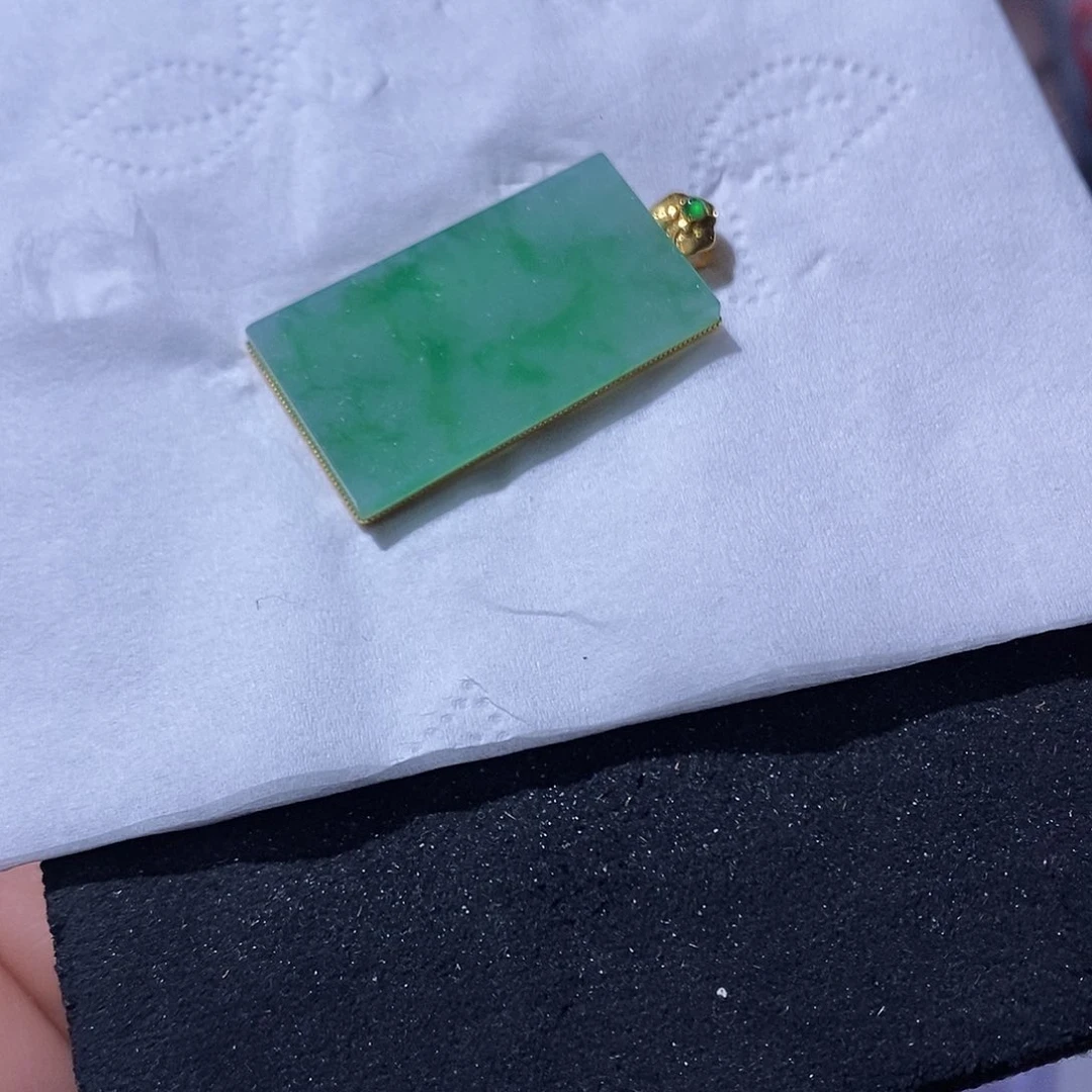 翡翠吊坠(不含链)18K金镶嵌
