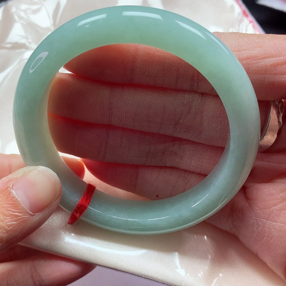 翡翠手镯未镶嵌53圈