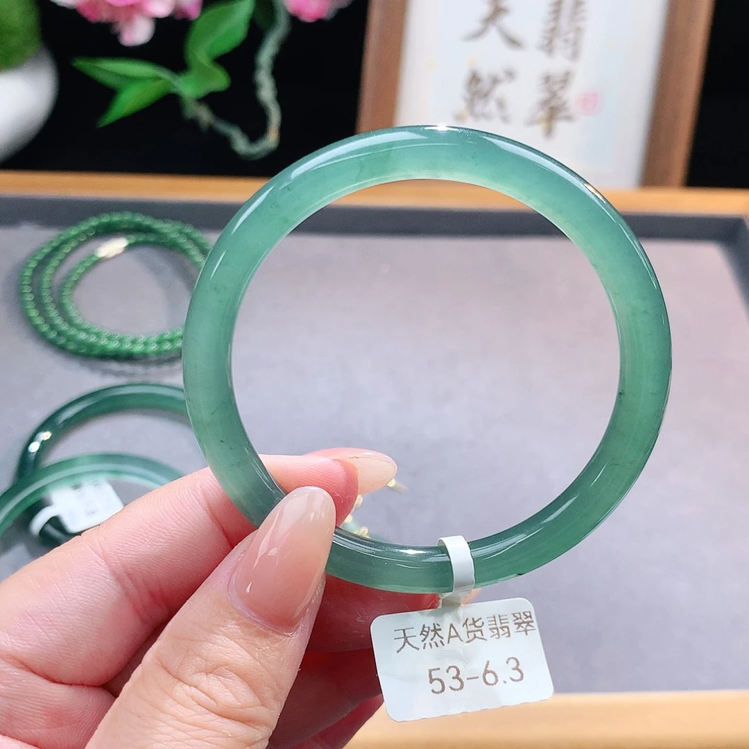 未镶嵌手镯（圆镯）翡翠