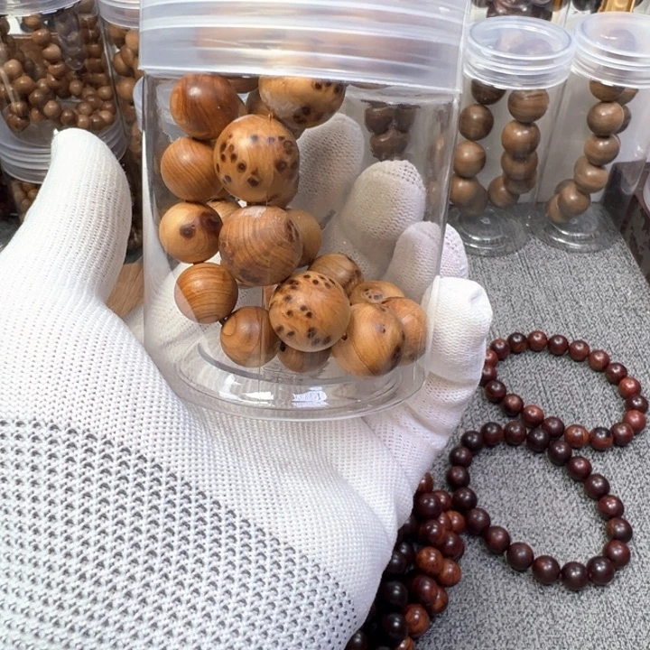 米***生木檀香木崖柏1.5……留疤