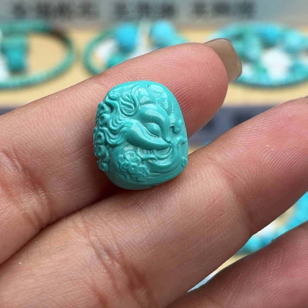 绿松石未镶嵌珠宝奇石