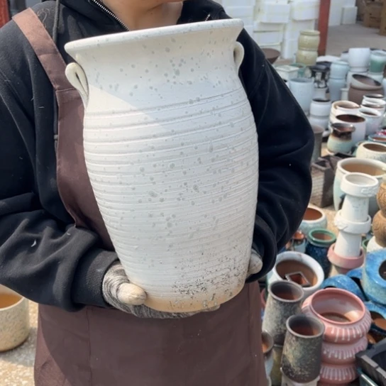 红陶口20高32瑕疵