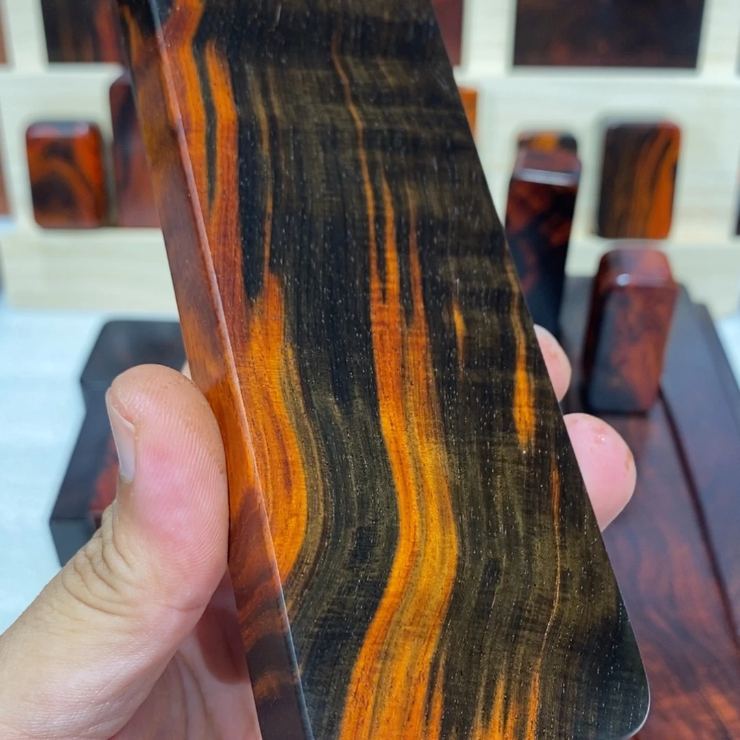 岁***客交趾黄檀（大红酸枝）