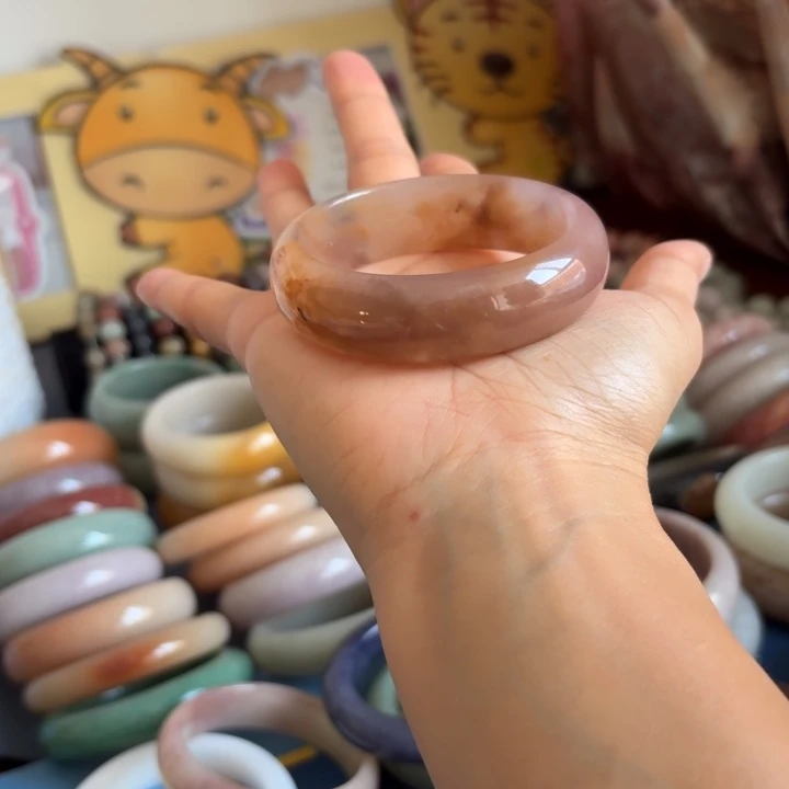 石英质玉未镶嵌手镯