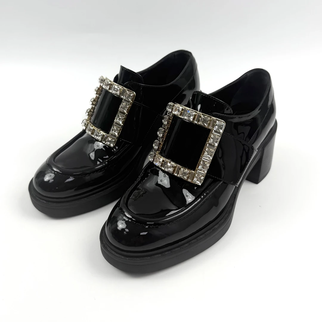 99新 Roger Vivier/罗杰·维威耶 35.5码 黑色漆皮方钻乐福 xz0383