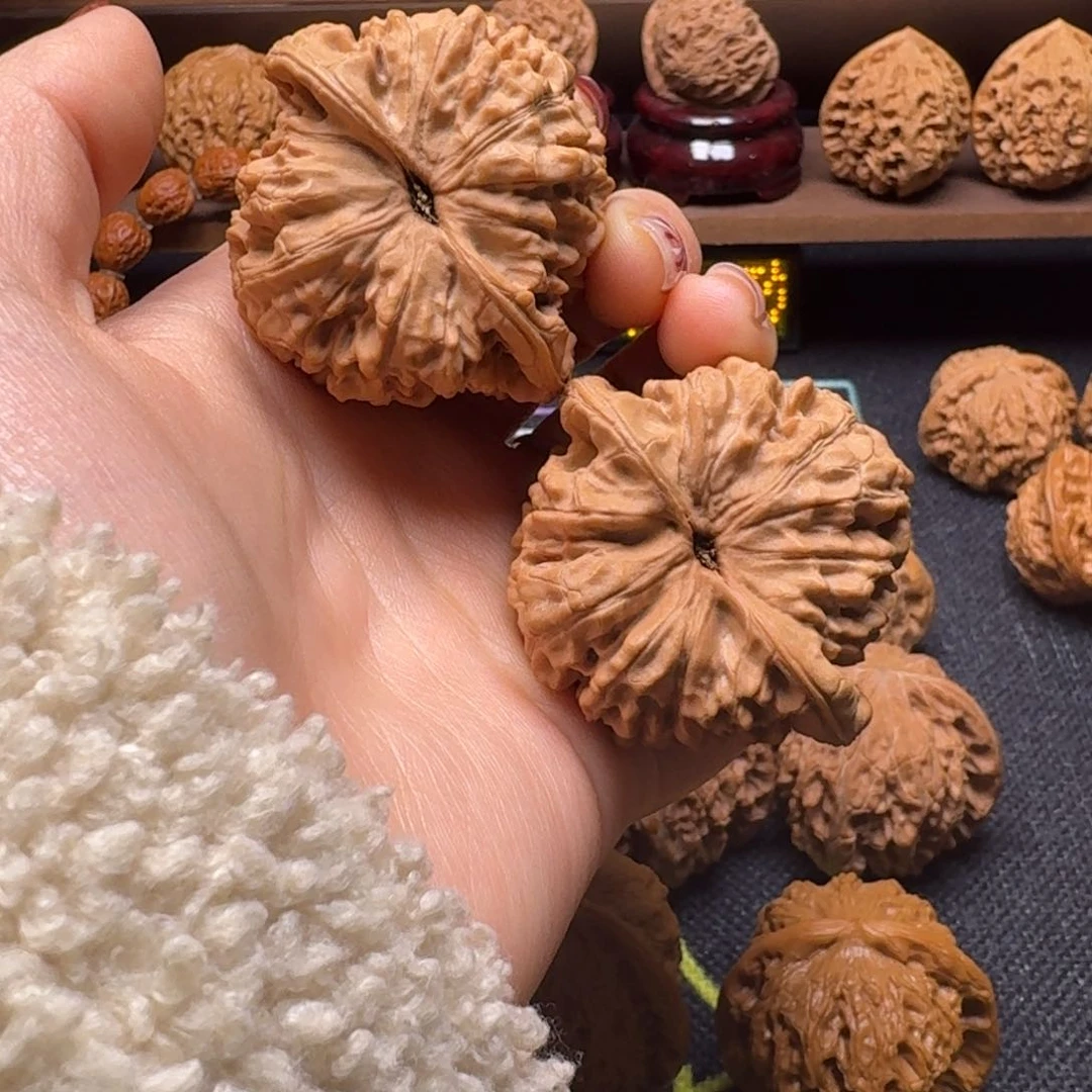 文玩核桃吊坠W**！49官帽