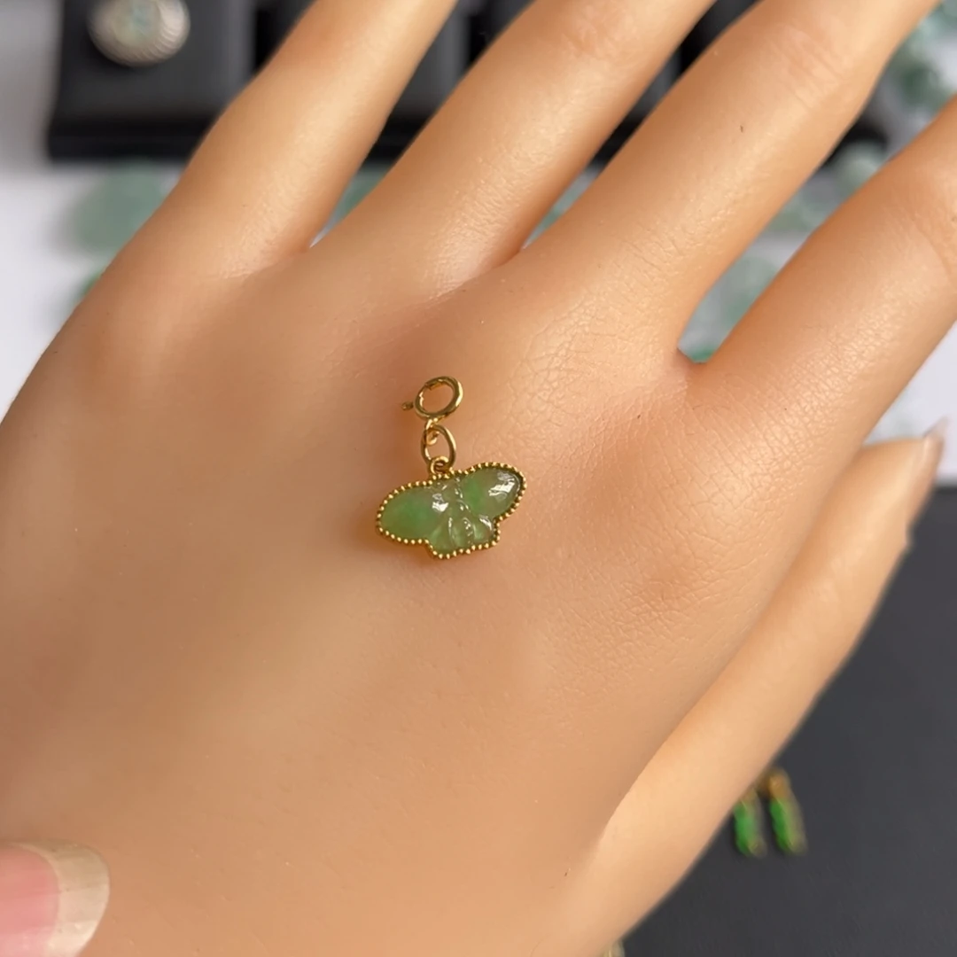 翡翠18K金镶嵌颈饰福利