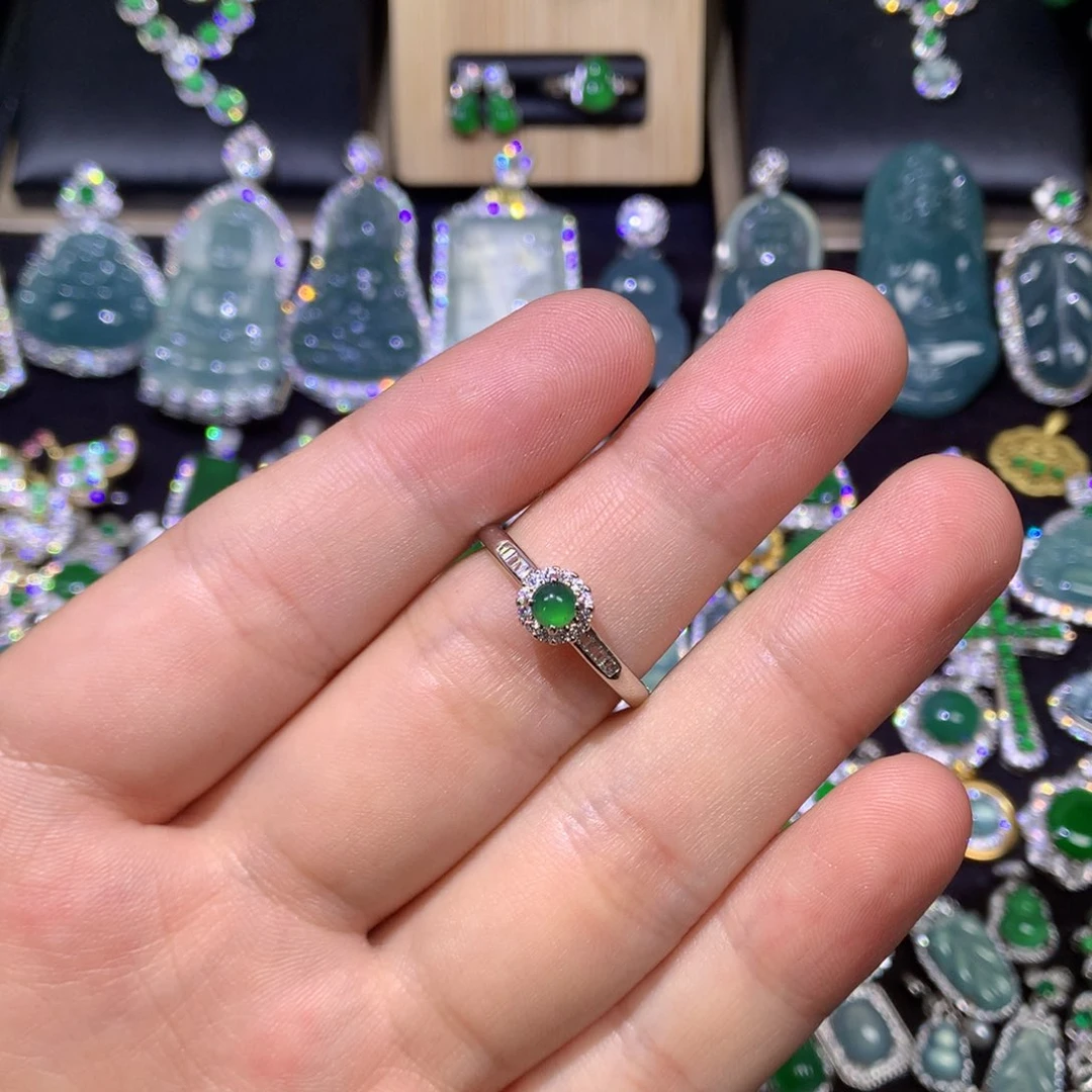 翡翠未镶嵌颈饰76567767776666