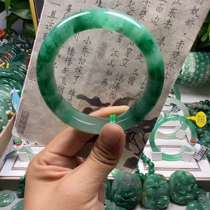 石英质玉手镯未镶嵌绚**空