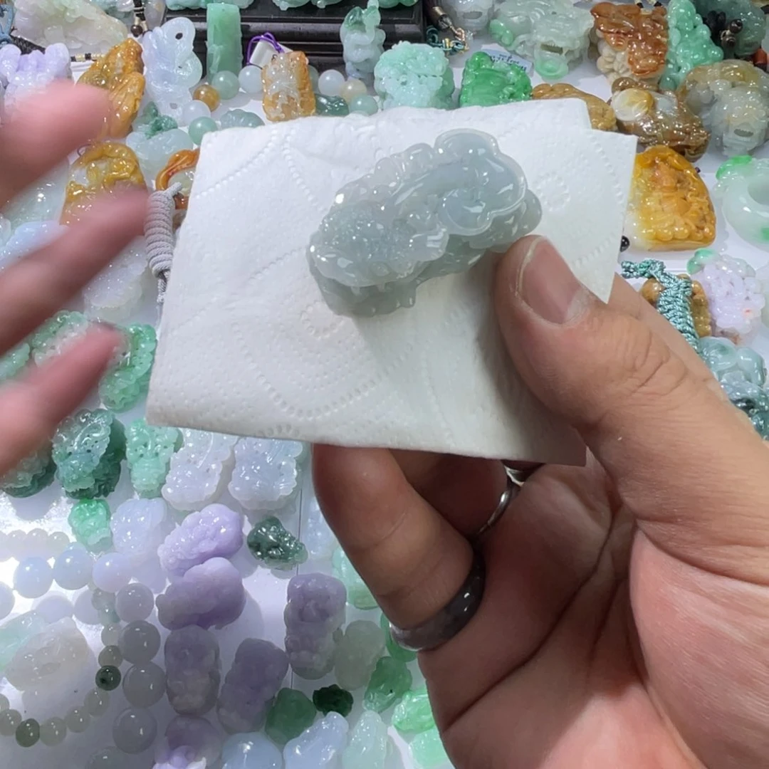 翡翠颈饰未镶嵌天然