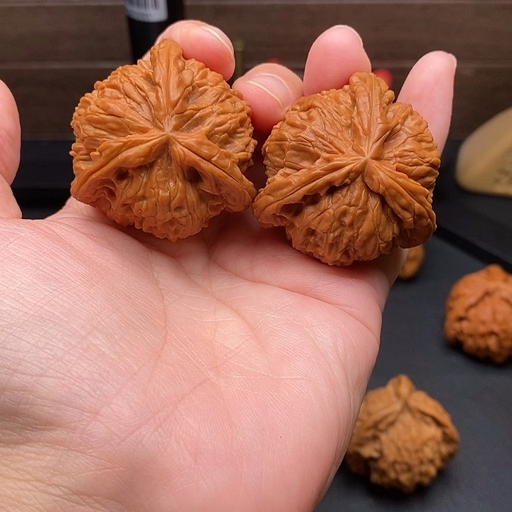 强***哥把件文玩核桃白奔