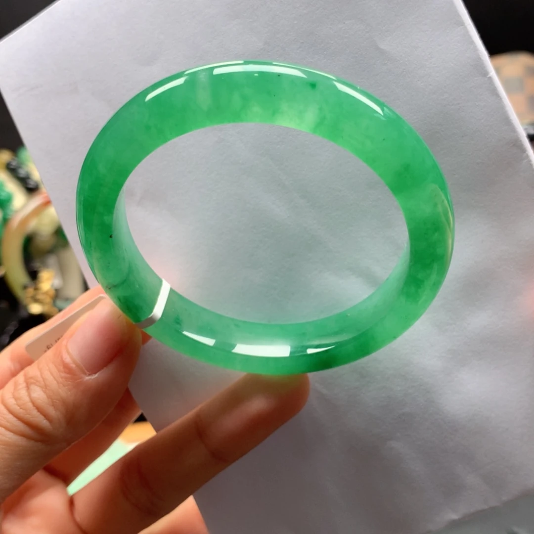 【闪购商品】未镶嵌手镯石英质玉