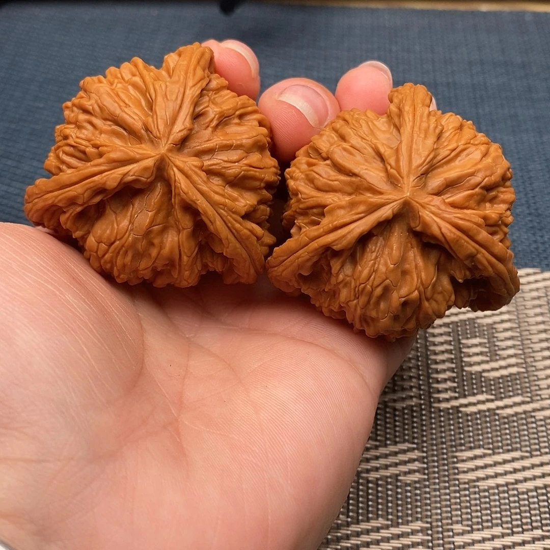 沉***乐文玩核桃吊坠三棱