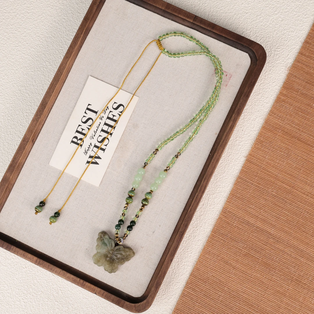 LZ3533 岫玉蝴蝶绳编琉璃项链