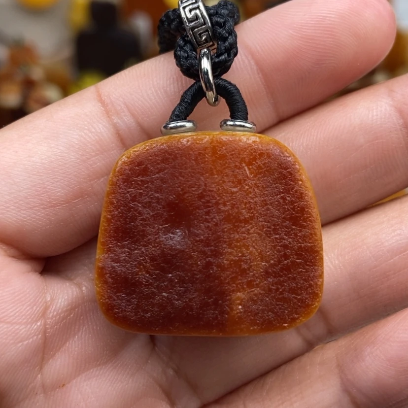 【闪购商品】琥珀颈饰未镶嵌