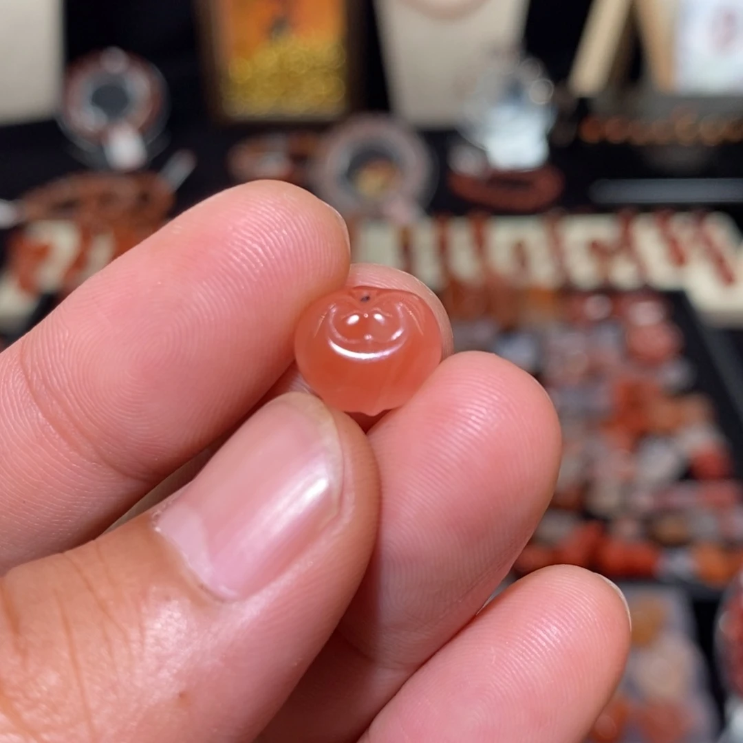 南红玛瑙冰飘未镶嵌如意锁1