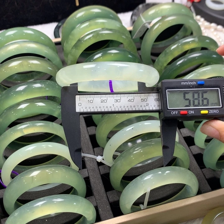 未镶嵌蛇纹石玉手镯444