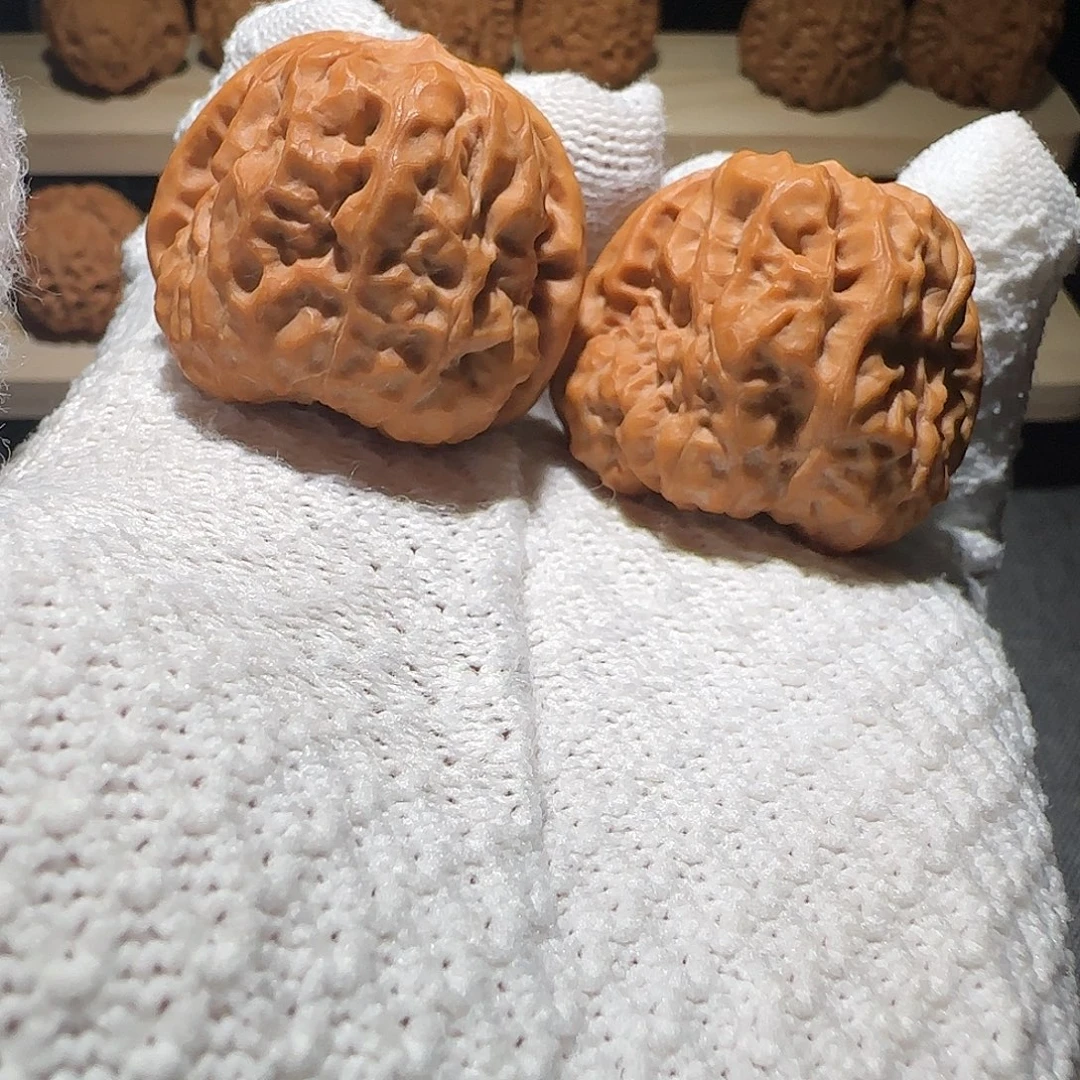 、***月文玩核桃吊坠怀柔蛤蟆头