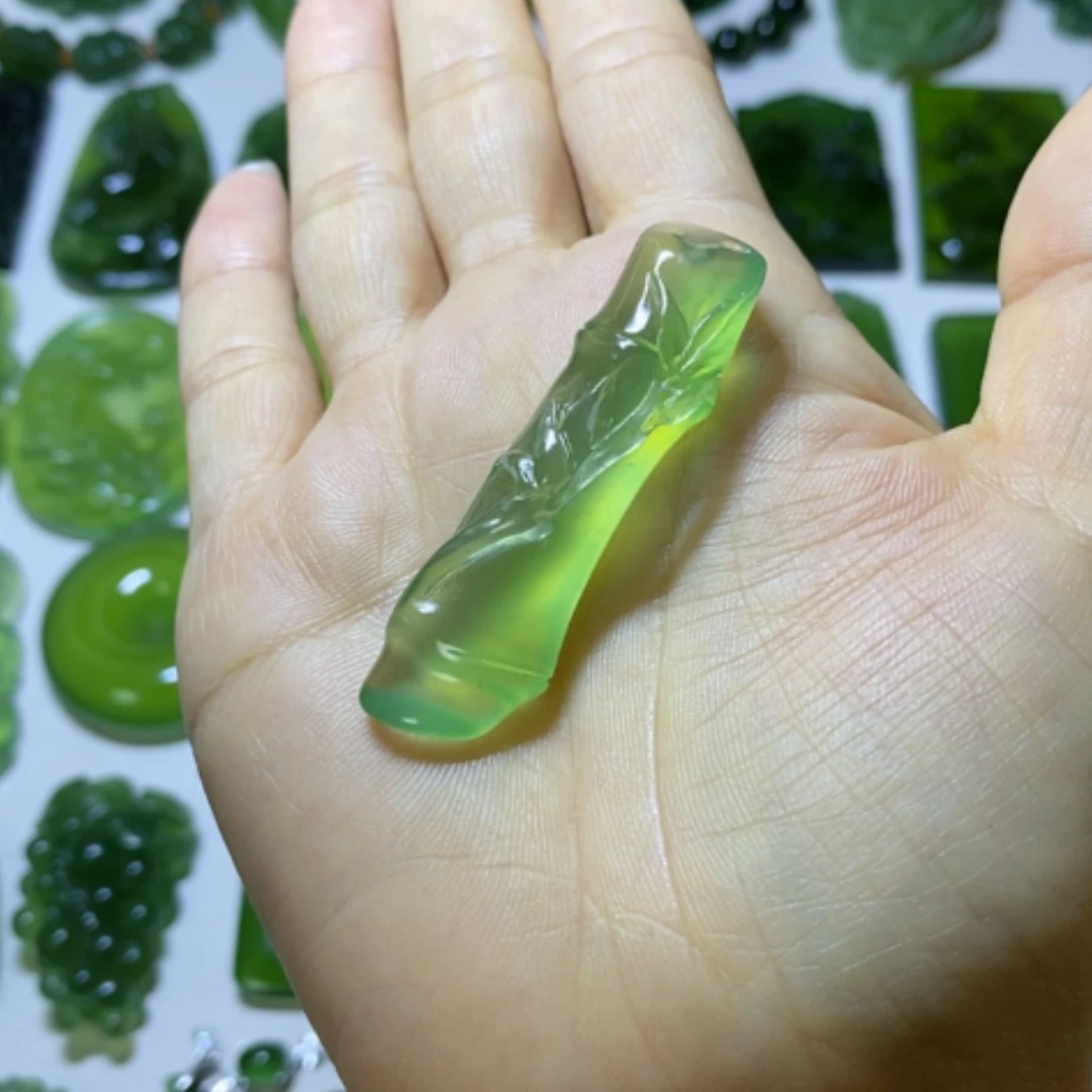 【闪购商品】未镶嵌蛇纹石玉颈饰