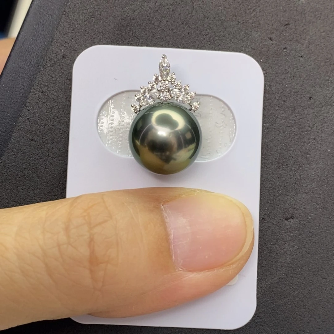 18K金镶嵌海水珍珠颈饰