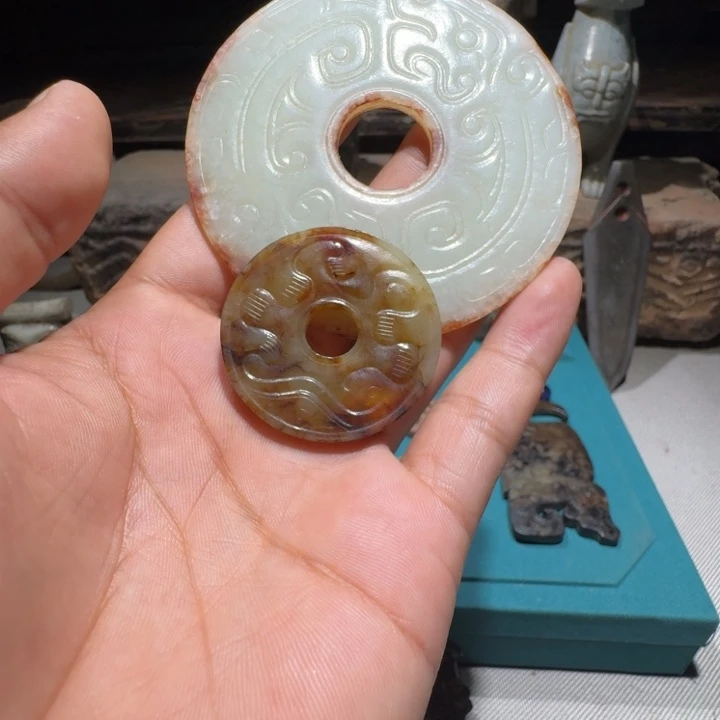 依***古和田玉（糖玉）未镶嵌挂件