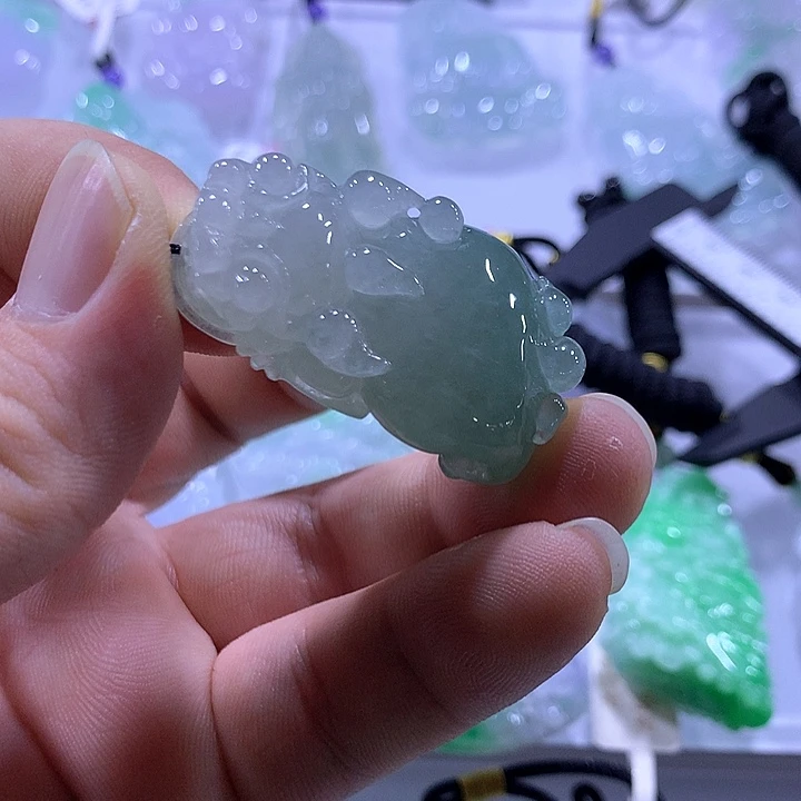 翡翠未镶嵌颈饰天然翡翠A货吊坠