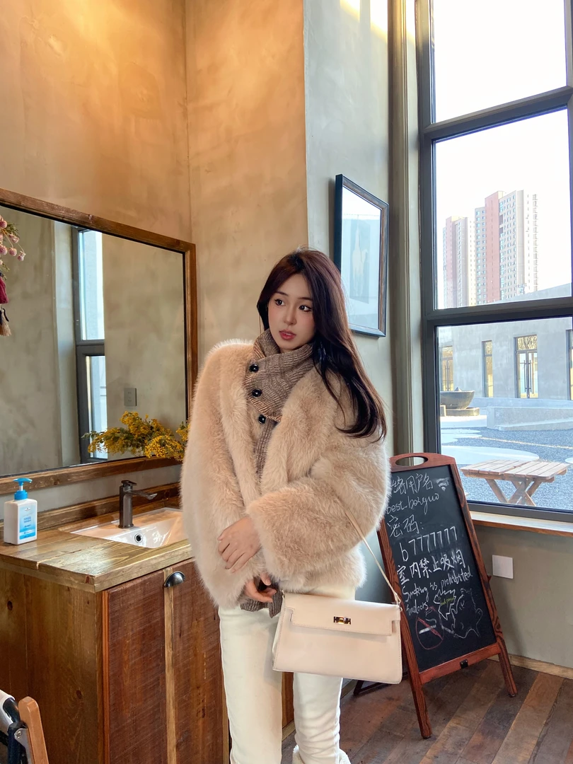 Chips11冬季新款时尚围脖领长毛毛外套