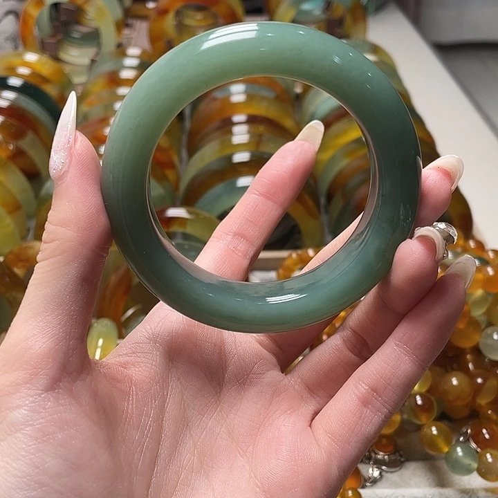 蛇纹石玉未镶嵌手镯55.6