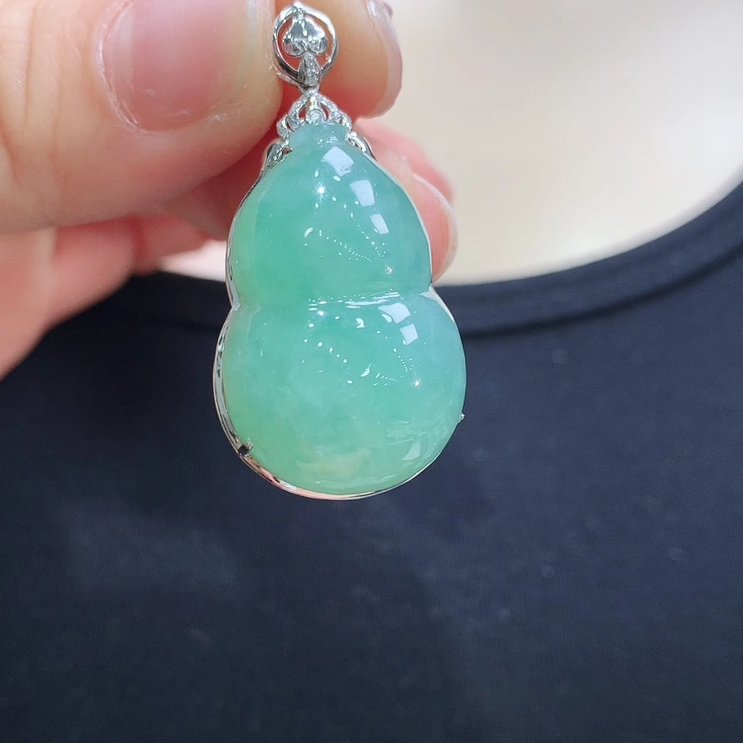 翡翠颈饰18K金镶嵌葫芦