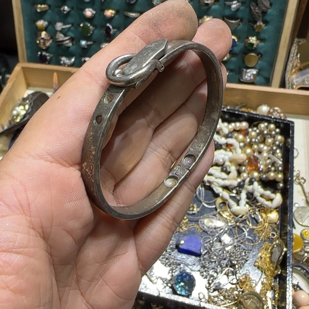 草***多醋酸（人造纤维）铁合金