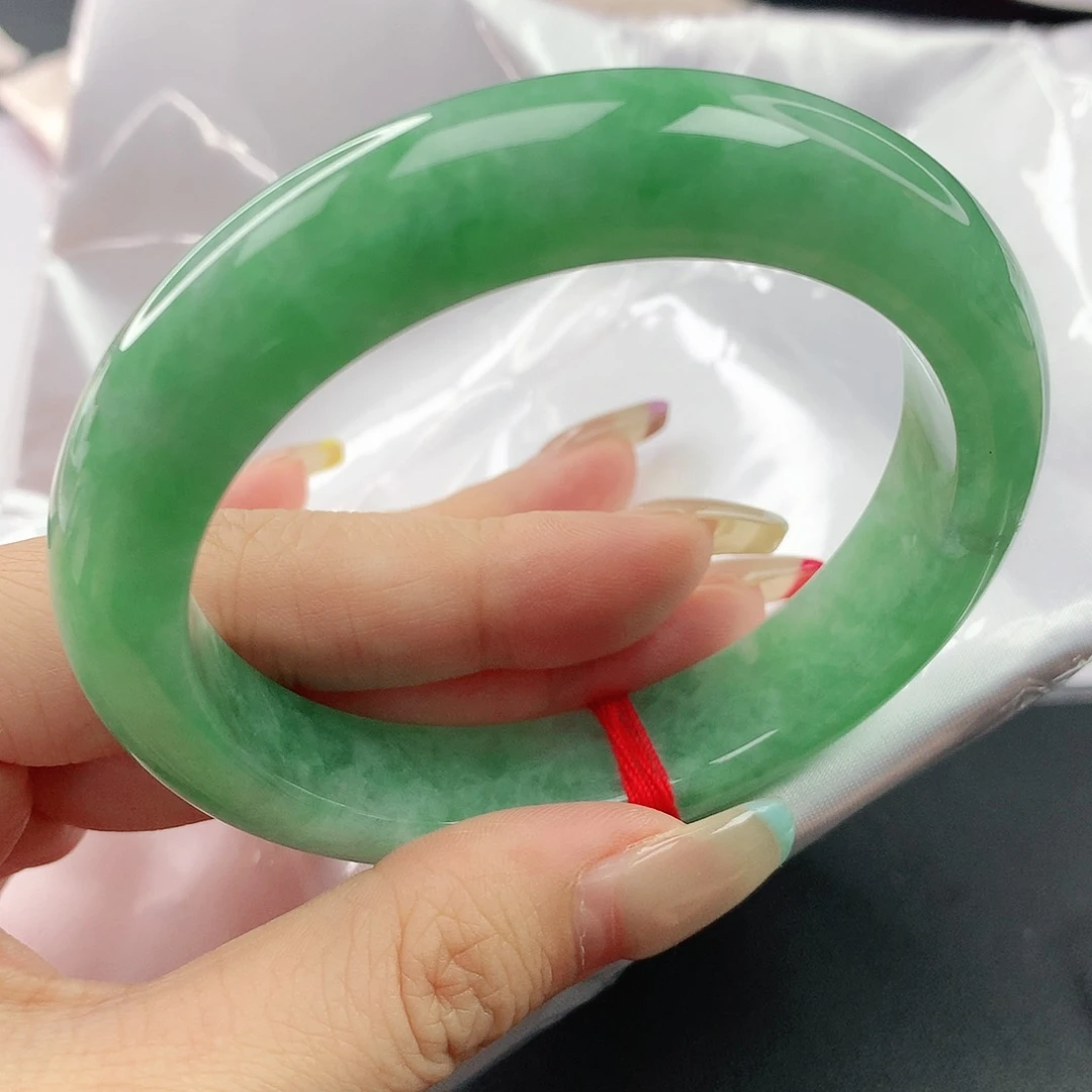 翡翠手镯未镶嵌，691