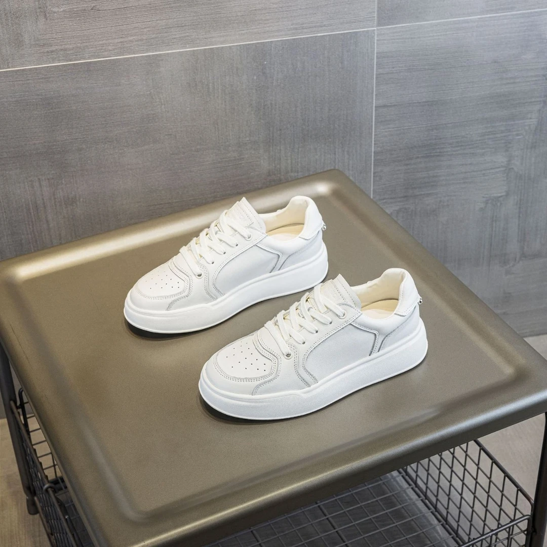 2025夏季新款头层牛皮小白鞋女爆款百搭大码平底系带板鞋41-43