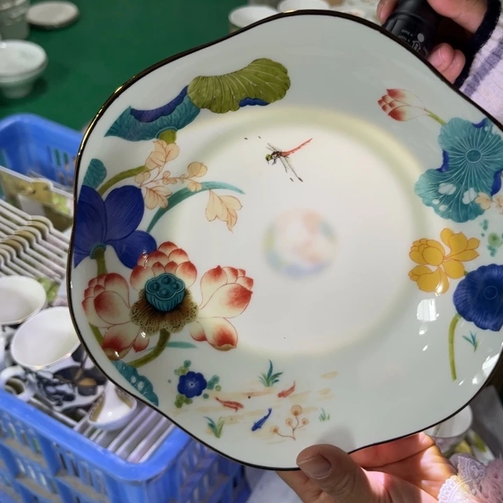 瓷片荷塘梅花盘二个哇塞