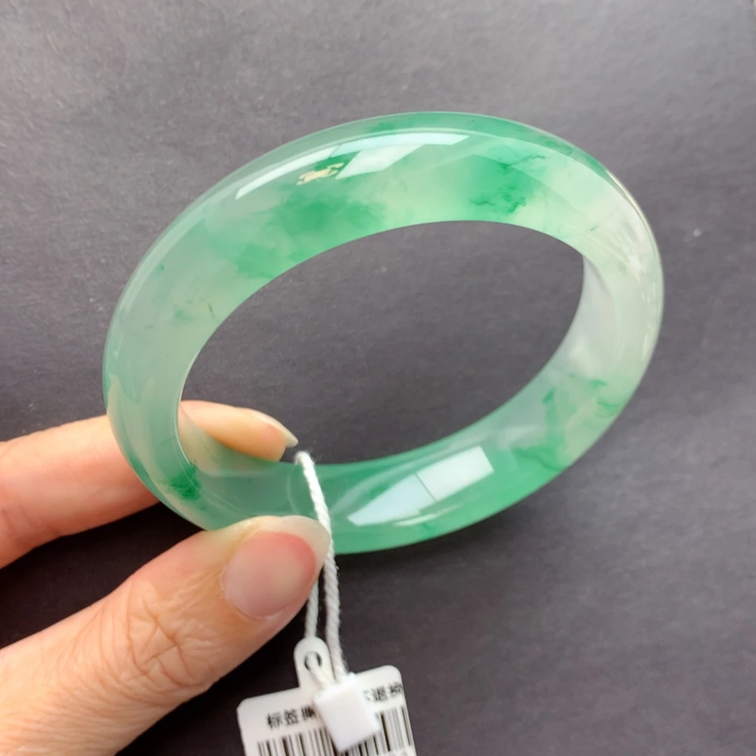 未镶嵌手镯石英质玉