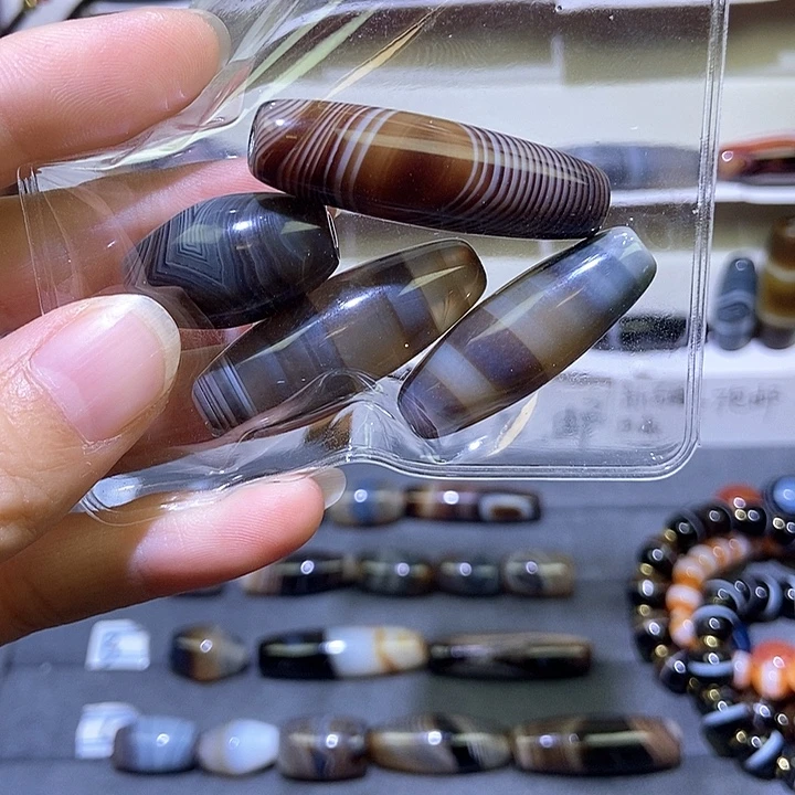 叶***歌玛瑙/玉髓未镶嵌颈饰