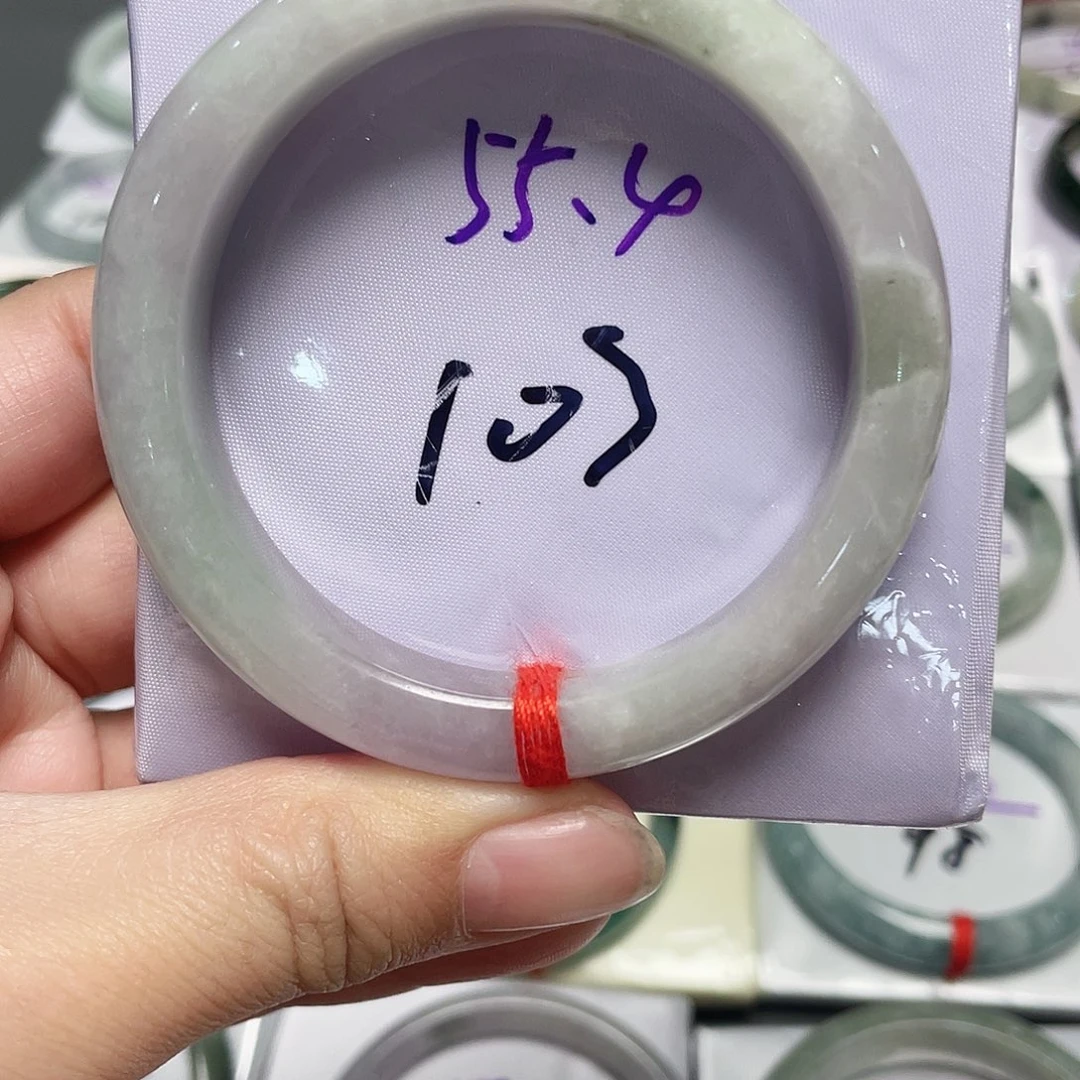 翡翠未镶嵌手镯福利瑕疵
