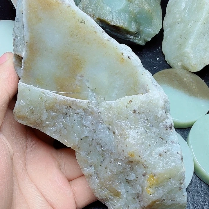 未镶嵌和田玉（糖玉）珠宝奇石