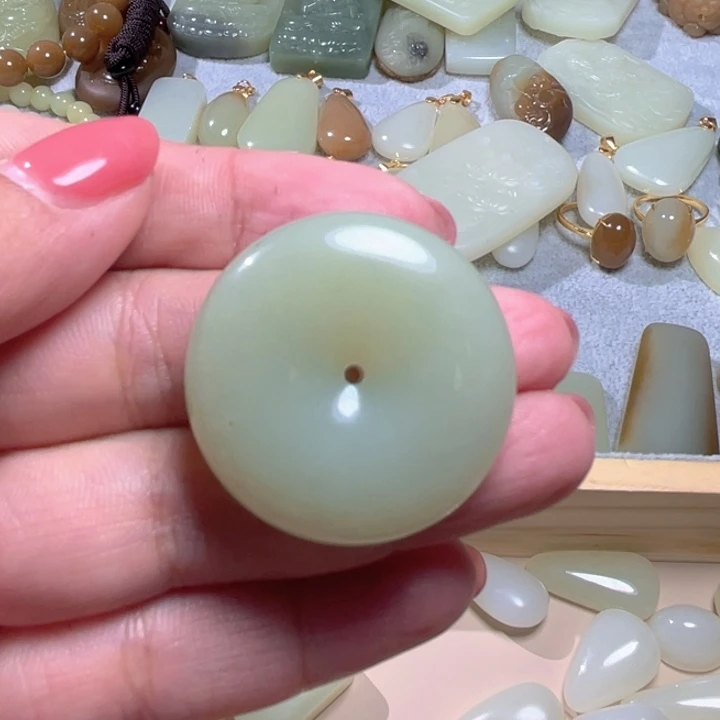 未镶嵌和田玉（糖玉）珠宝半成品