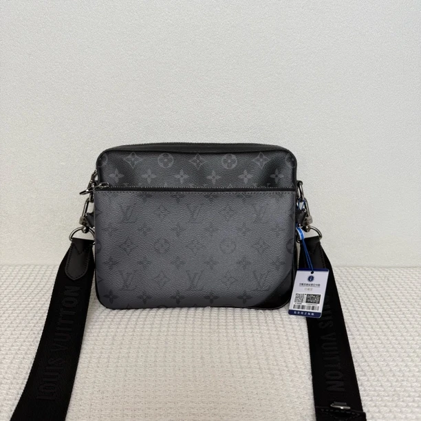 99新 LouisVuitton/路易威登 97新6299/时尚芯片黑老花三合一邮差