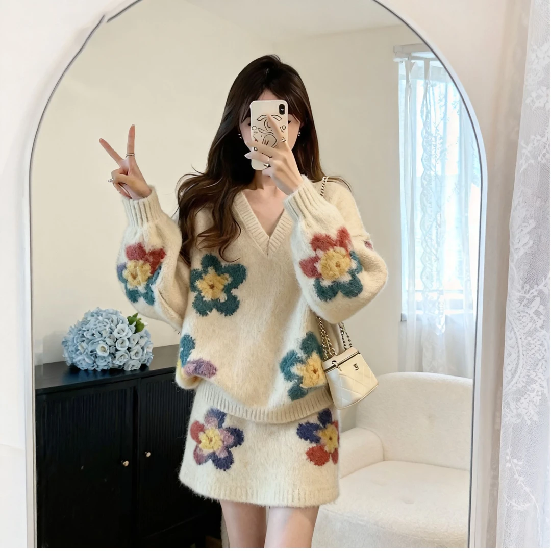 秋冬季穿搭一整套女2025新款韩系氛围感针织衫显瘦减龄短裙两件套