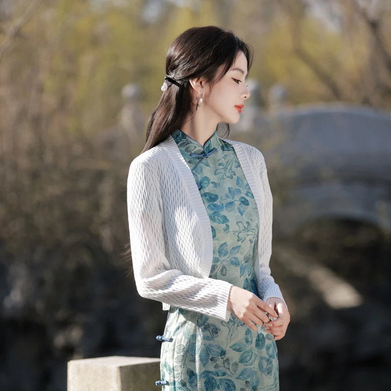 白色坎肩旗袍女披肩年轻款少女日常素雅文艺百搭开衫外搭针织长袖