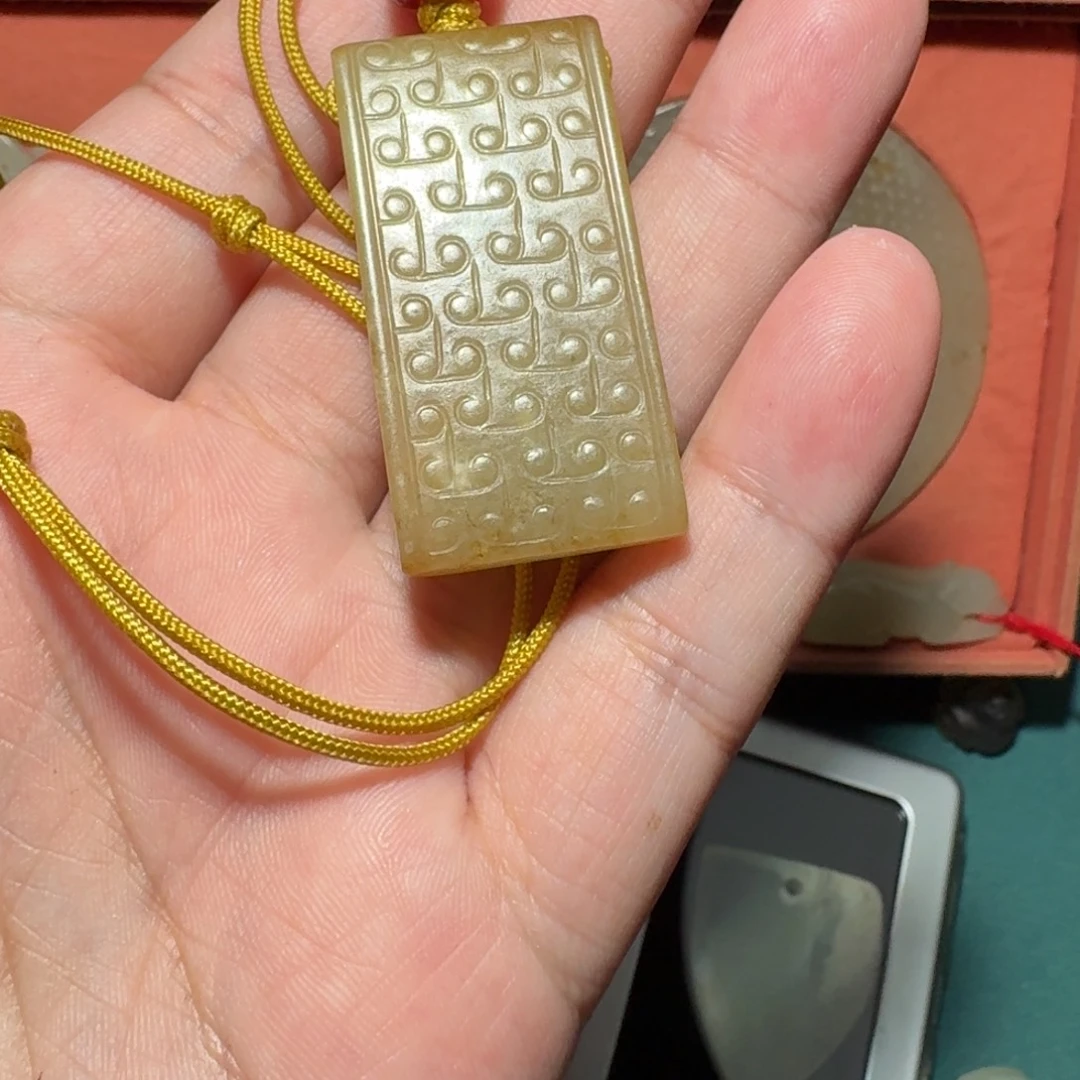 N***O和田玉未镶嵌颈饰