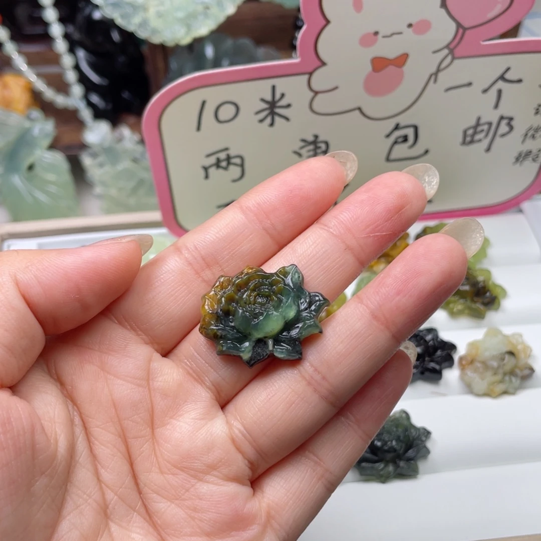 甜***柚未镶嵌蛇纹石玉颈饰