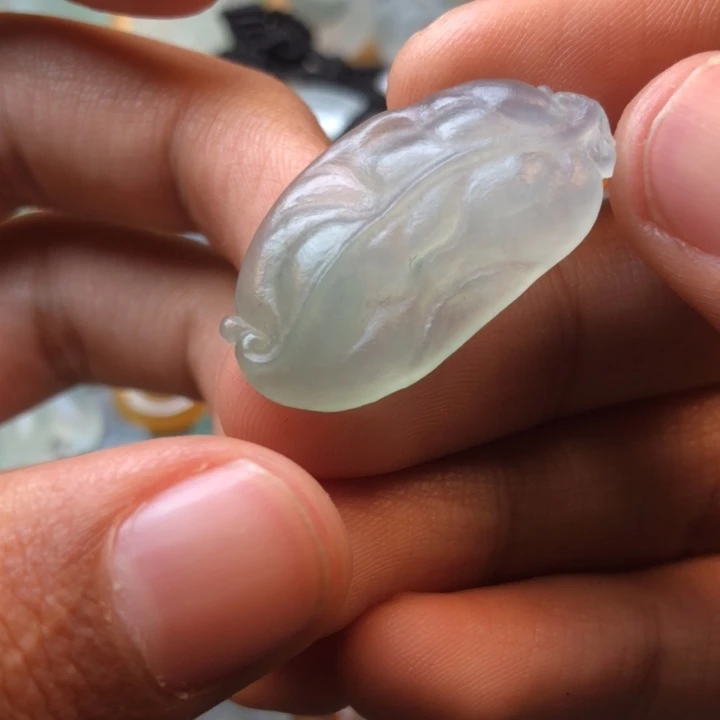 定制翡翠未镶嵌挂件